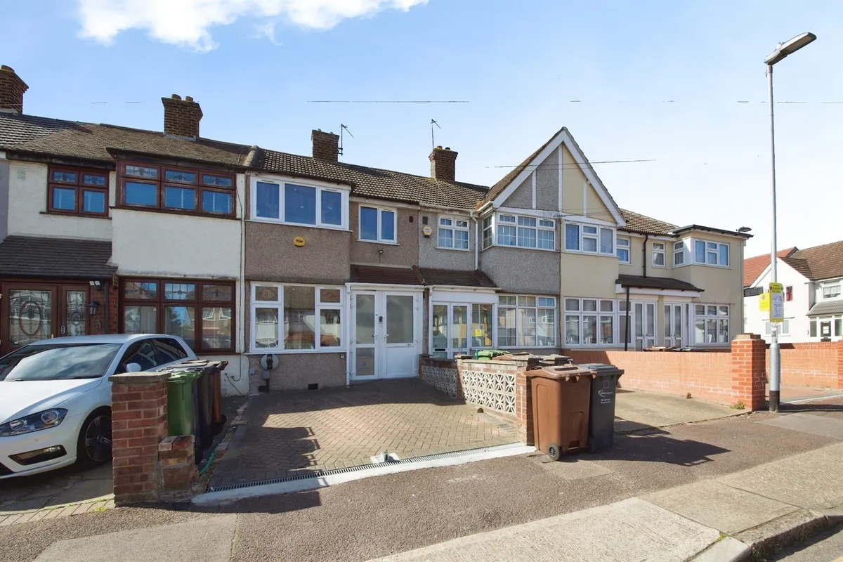 Oval Road North, Dagenham