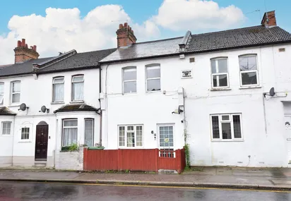 Leavesden Road, Watford, WD24