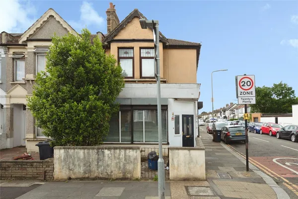 Meads Lane, Ilford, IG3