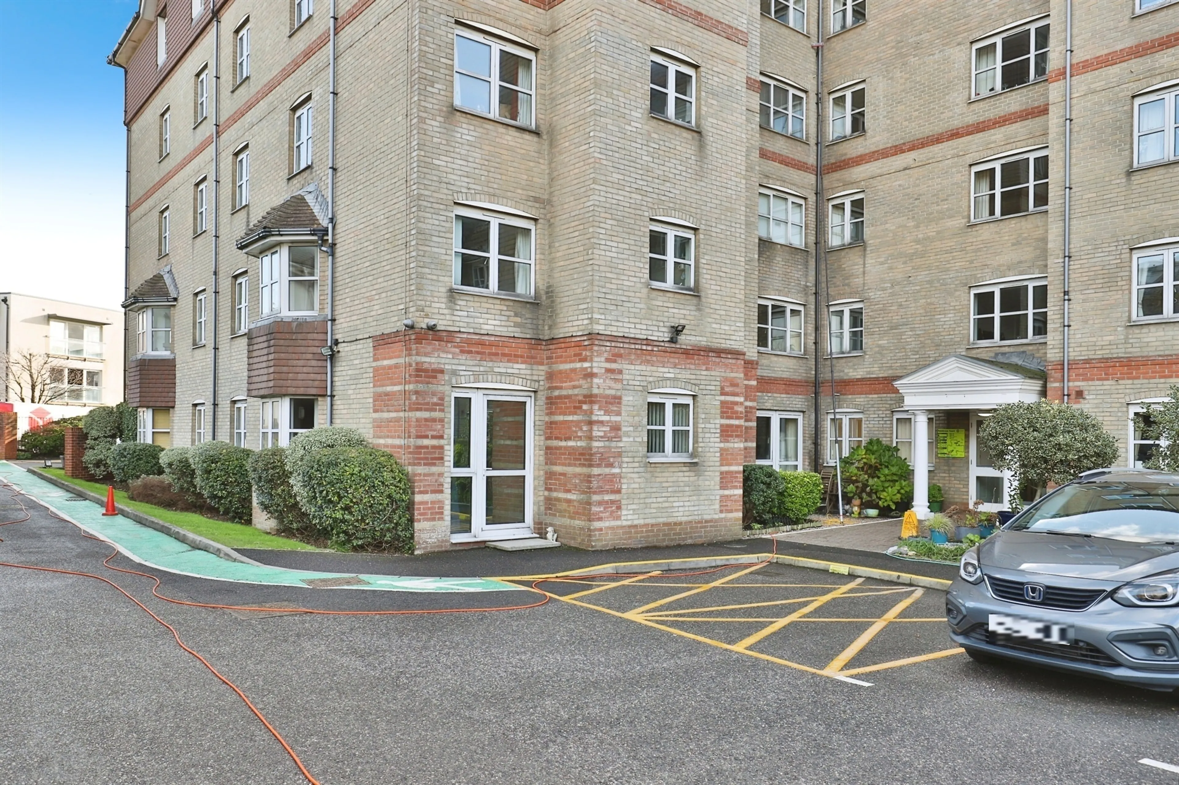 Property photo 0