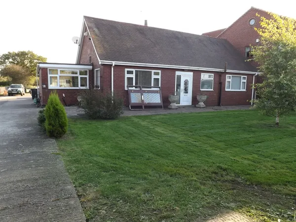 Hall Villa Lane, DN5
