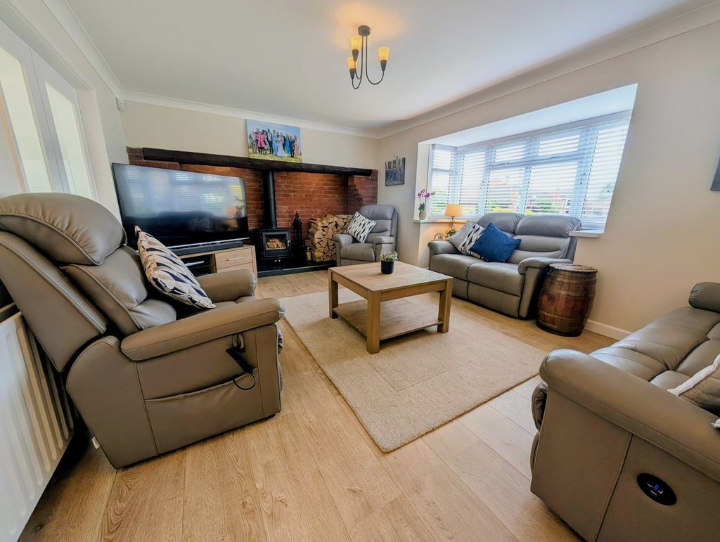 Milby Drive, Nuneaton, CV11 6UL Image 2