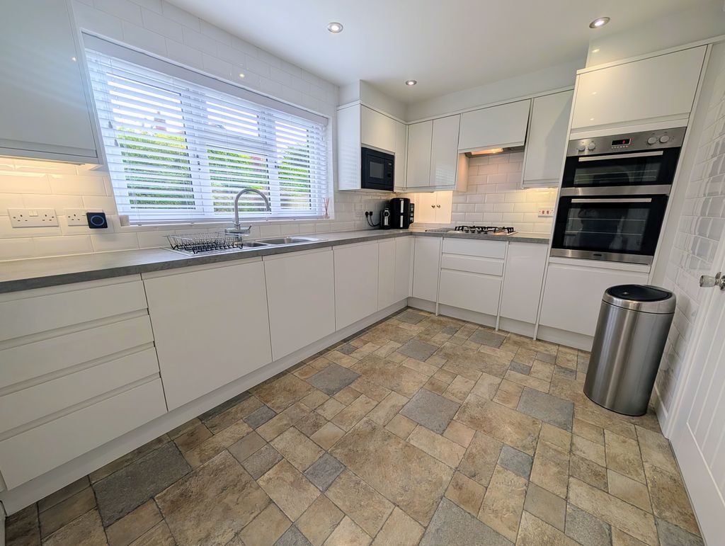 Milby Drive, Nuneaton, CV11 6UL Image 5