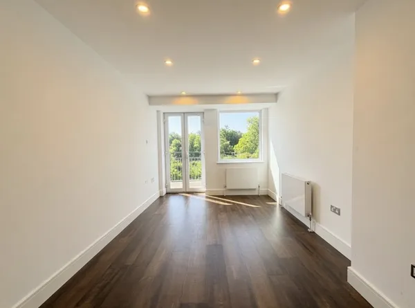Burlington House, Waltham Cross, EN8