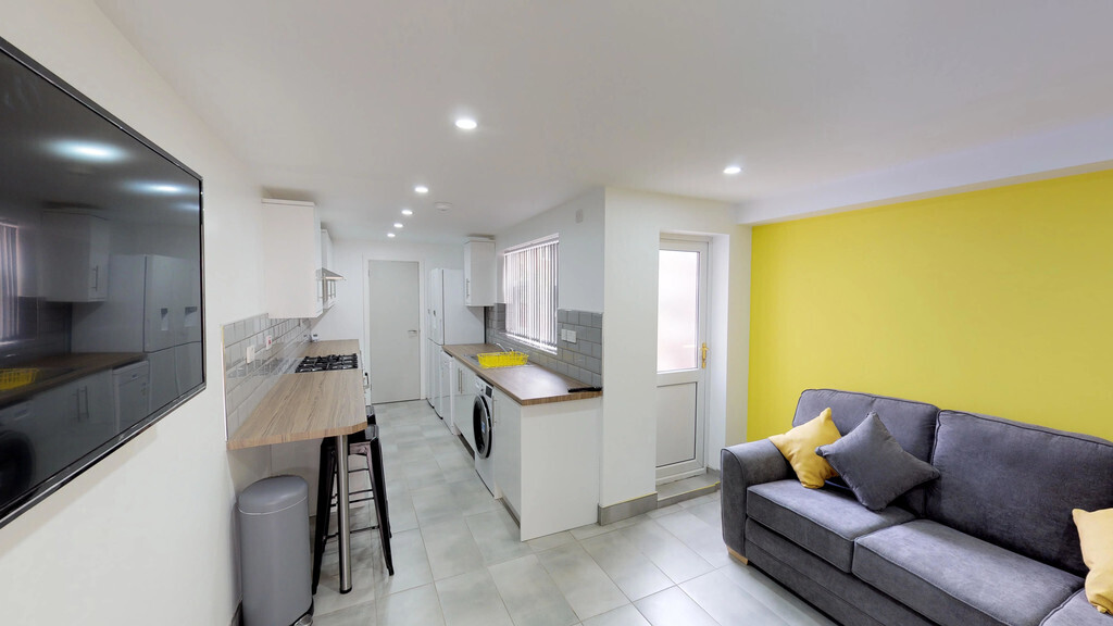 Room 4 of 5, Humber Avenue, Coventry, CV1 2AT Image 1
