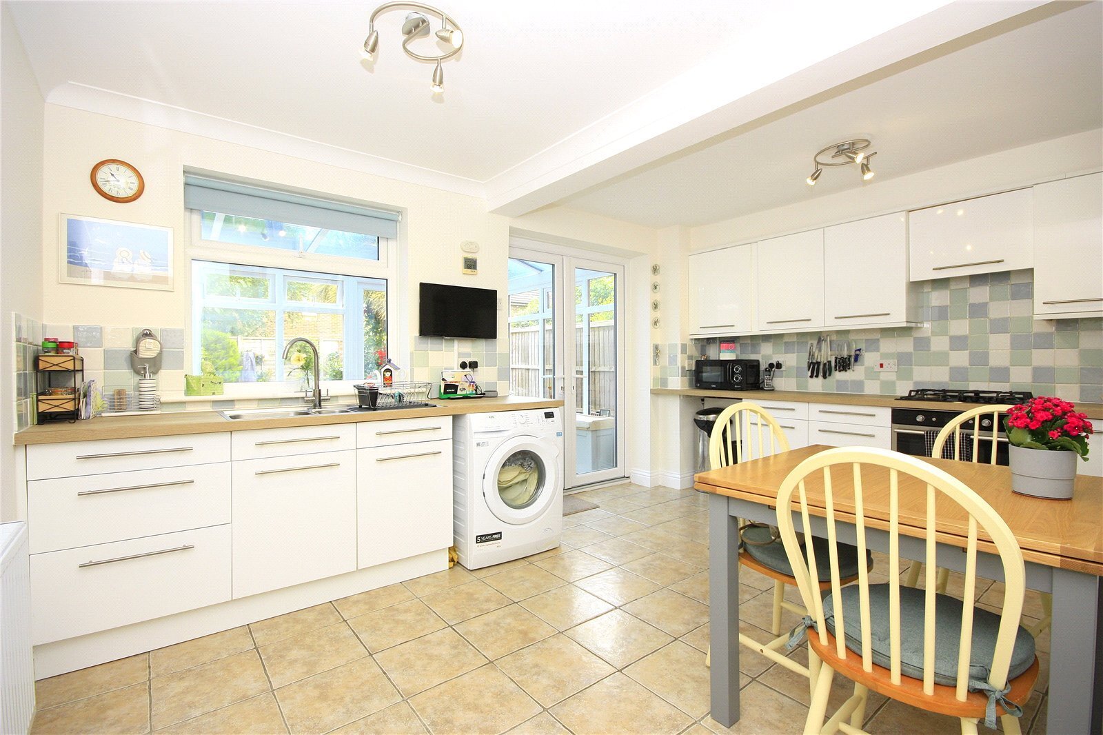 Snowberry Crescent, Denvilles, Havant, Hampshire, PO9 Image 2