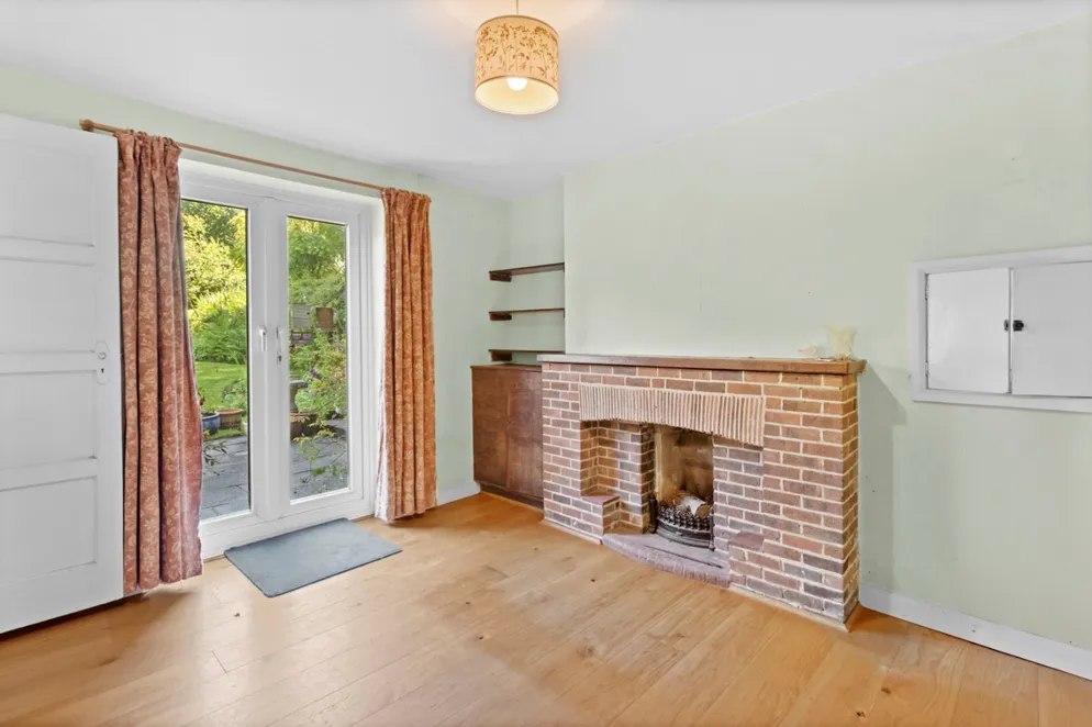 Property carousel item 4