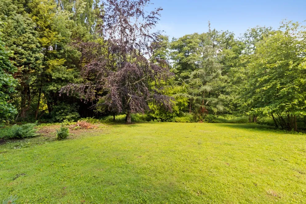 Property carousel item 20