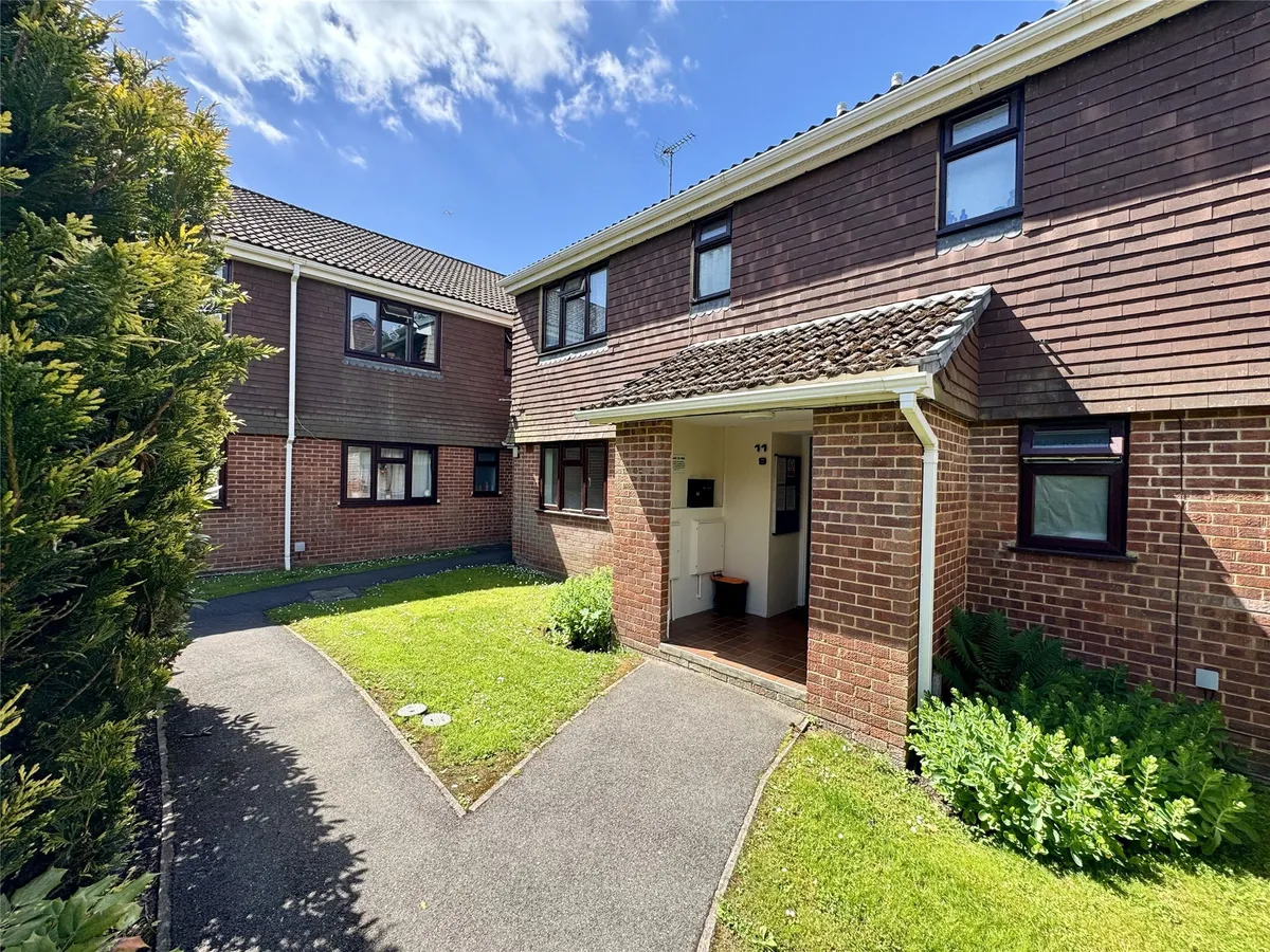 Robyns Way, Edenbridge, Kent, TN8