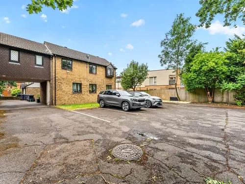 Connaught Gardens, Mordenphoto