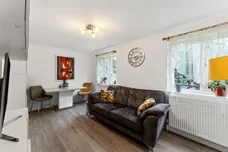 Connaught Gardens, Morden