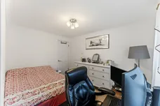 Connaught Gardens, Morden