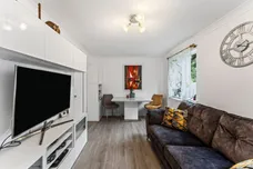 Connaught Gardens, Morden