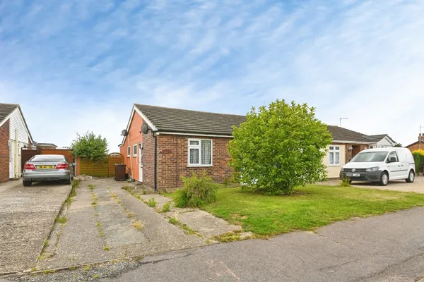 St. Andrews Road, Weeley, Clacton-on-...