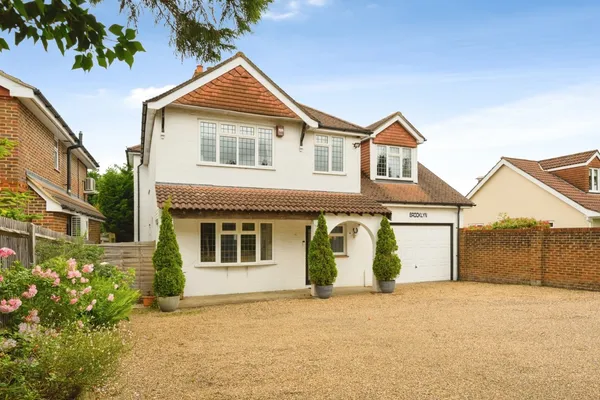 Leatherhead Road, Great Bookham, Leat...