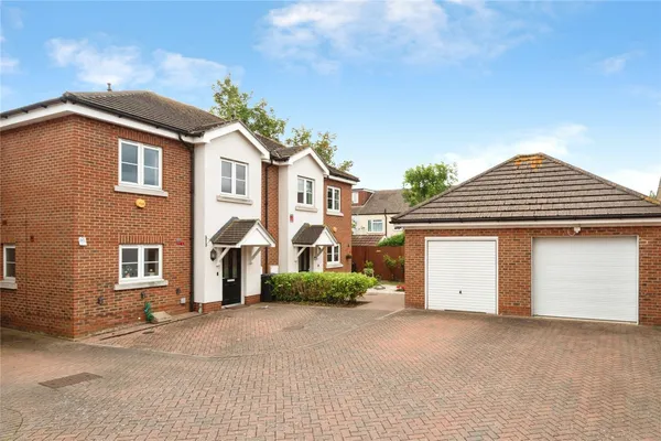 Lindale Close, ILFORD, Essex, IG4