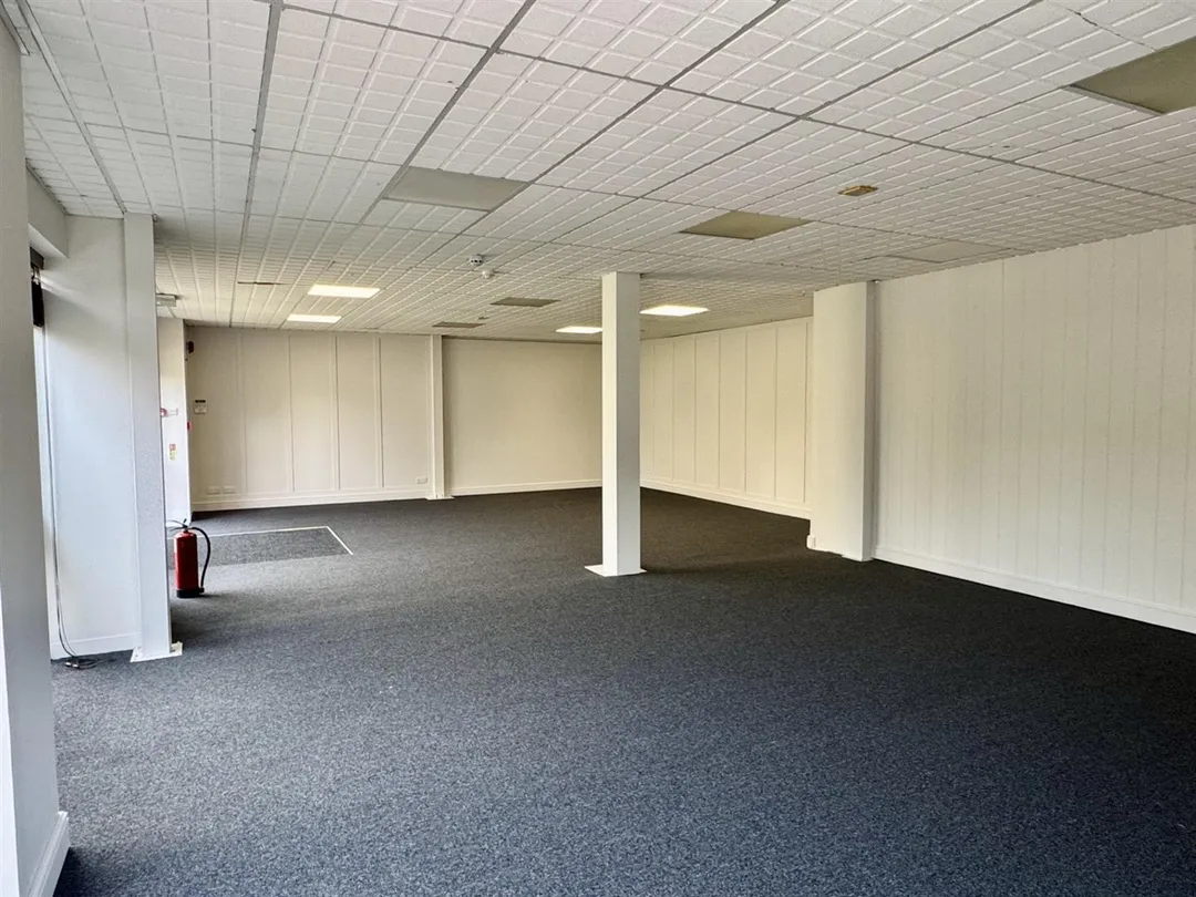 https://mr0.homeflow-assets.co.uk/files/photo/image/47545/6986/_x_/-P_5Nj_8QUuPrIL1s5uR_g.jpg