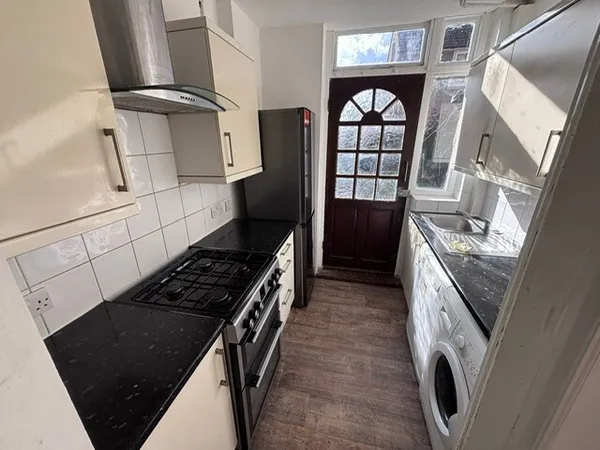 Wood Lane, Dagenham,  RM83NR