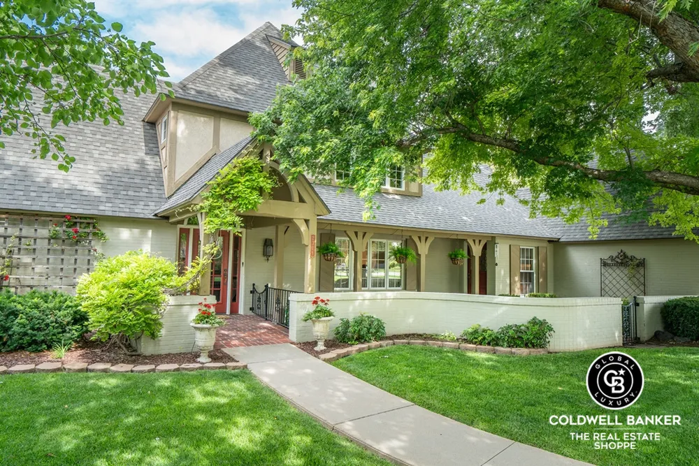 2319 N Belmont Pl, Garden City, KS 67846