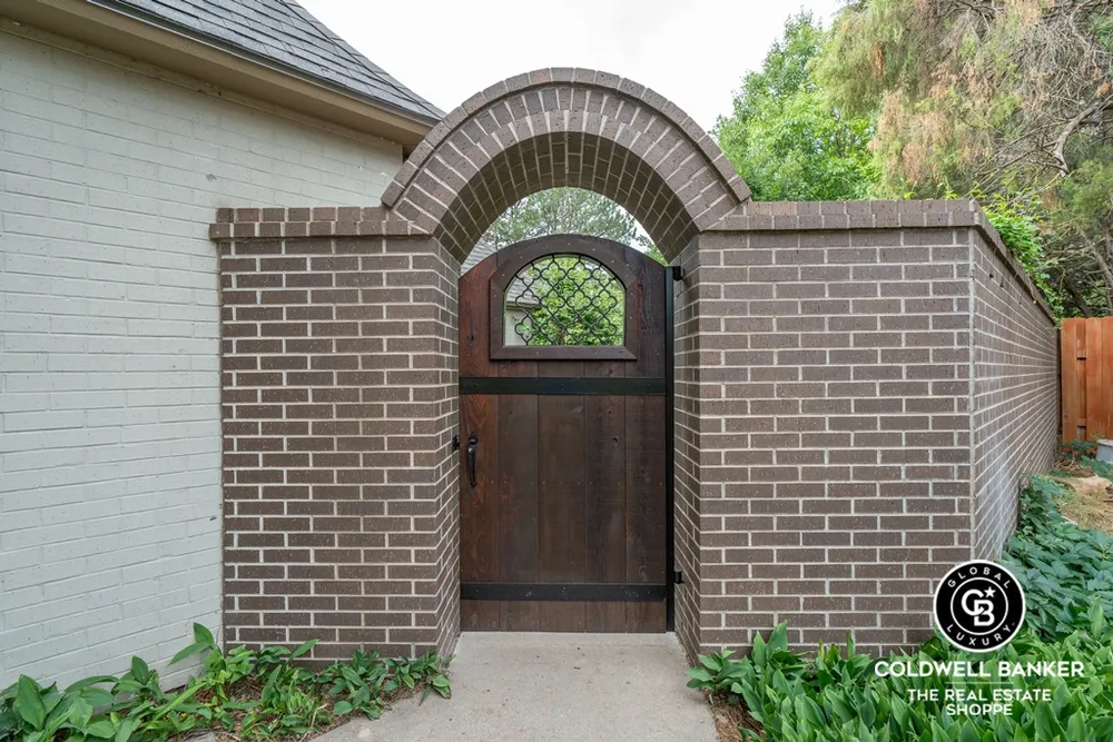 2319 N Belmont Pl, Garden City, KS 67846