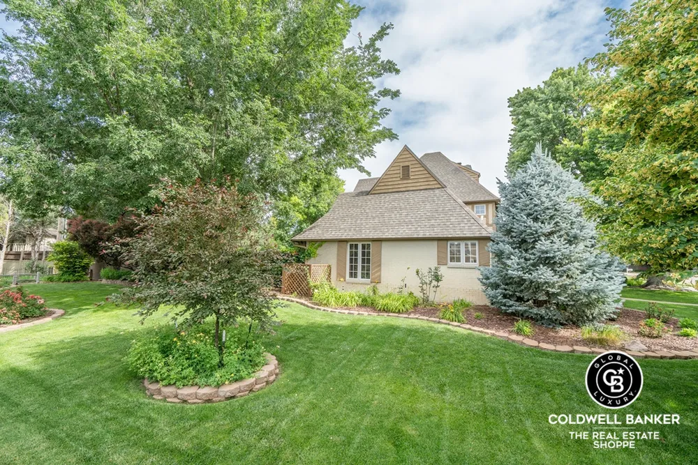 2319 N Belmont Pl, Garden City, KS 67846
