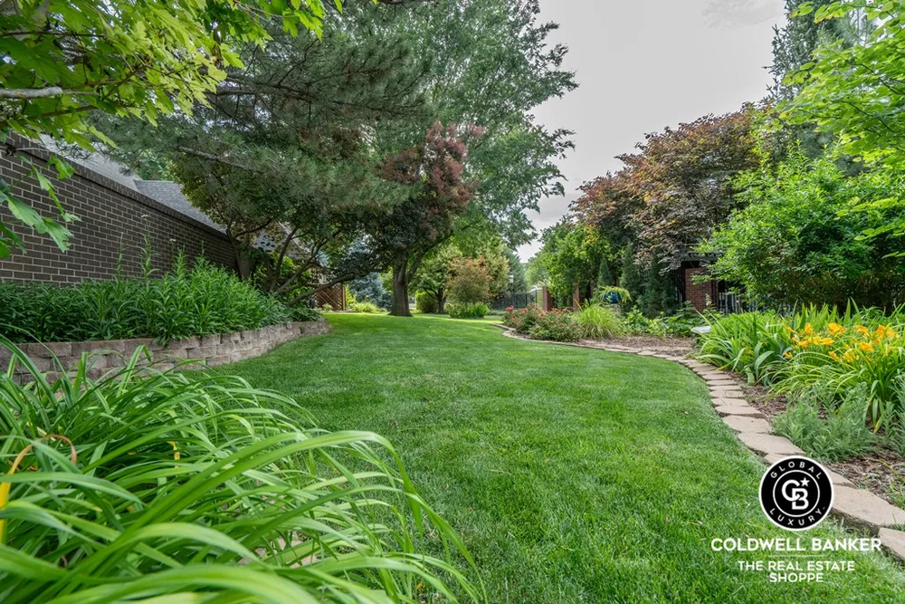 2319 N Belmont Pl, Garden City, KS 67846