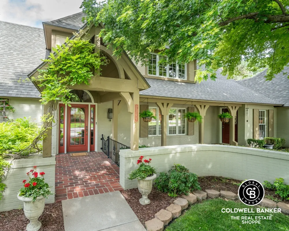 2319 N Belmont Pl, Garden City, KS 67846