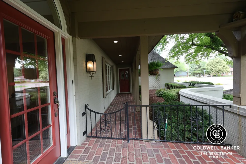 2319 N Belmont Pl, Garden City, KS 67846