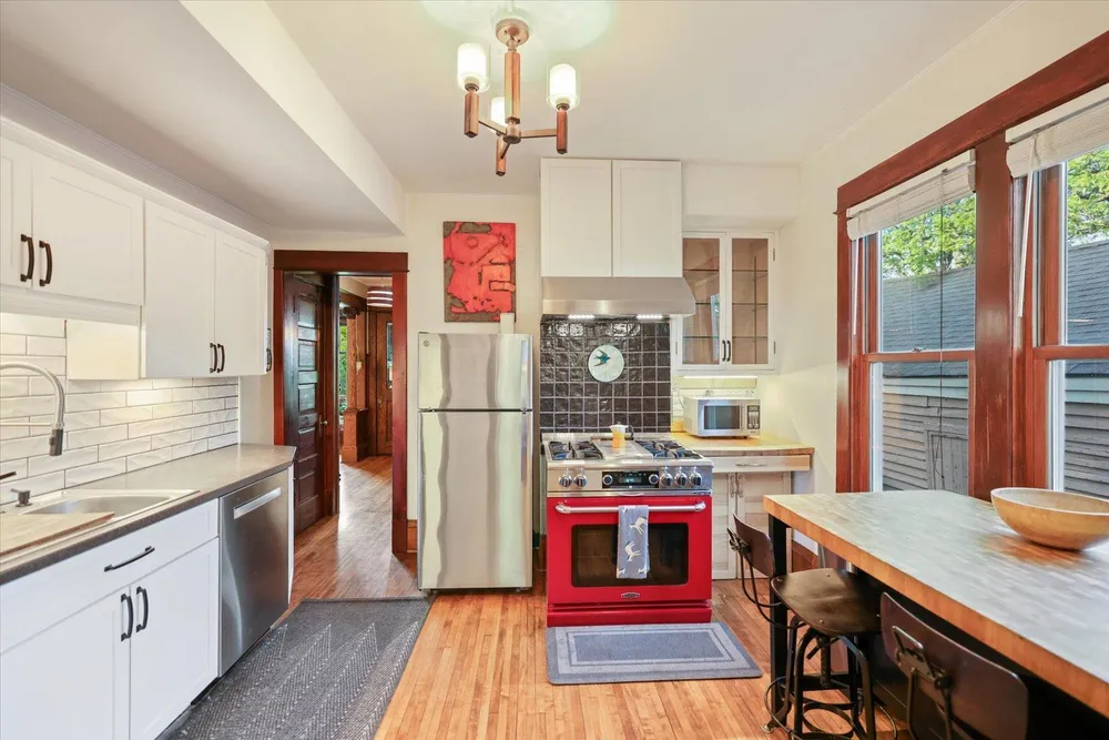 76 Prospect Blvd, St Paul, MN 55107