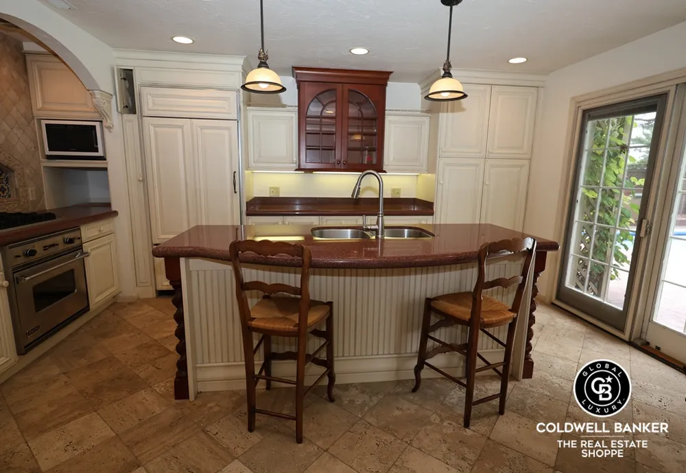 2319 N Belmont Pl, Garden City, KS 67846