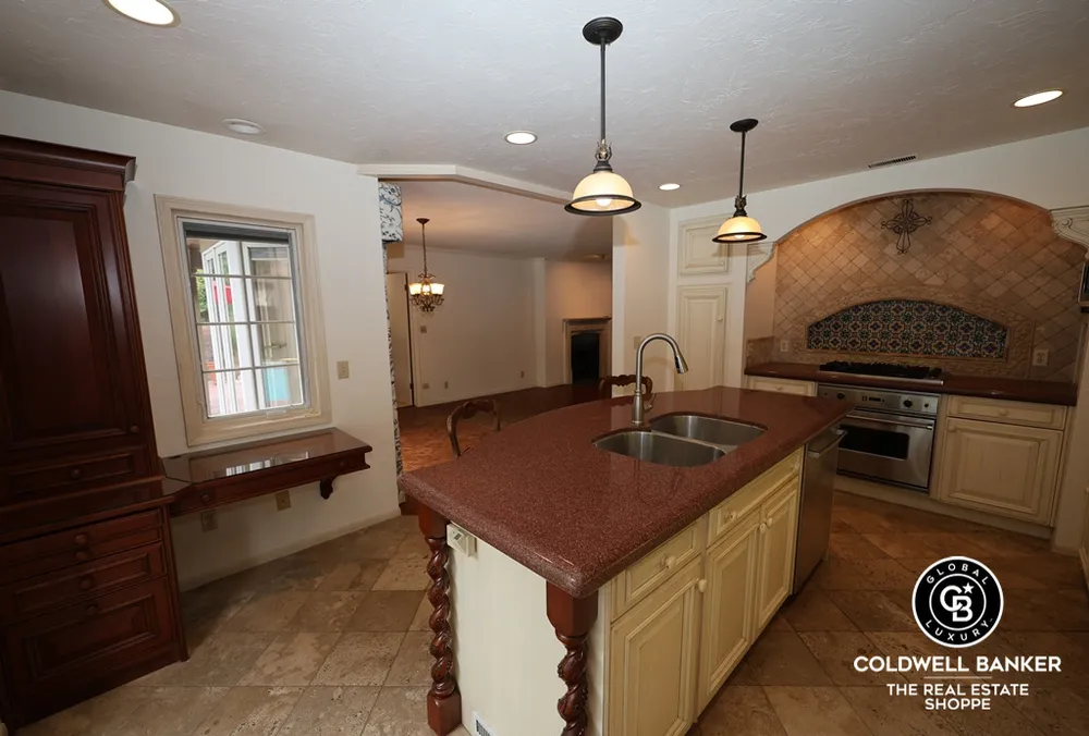 2319 N Belmont Pl, Garden City, KS 67846