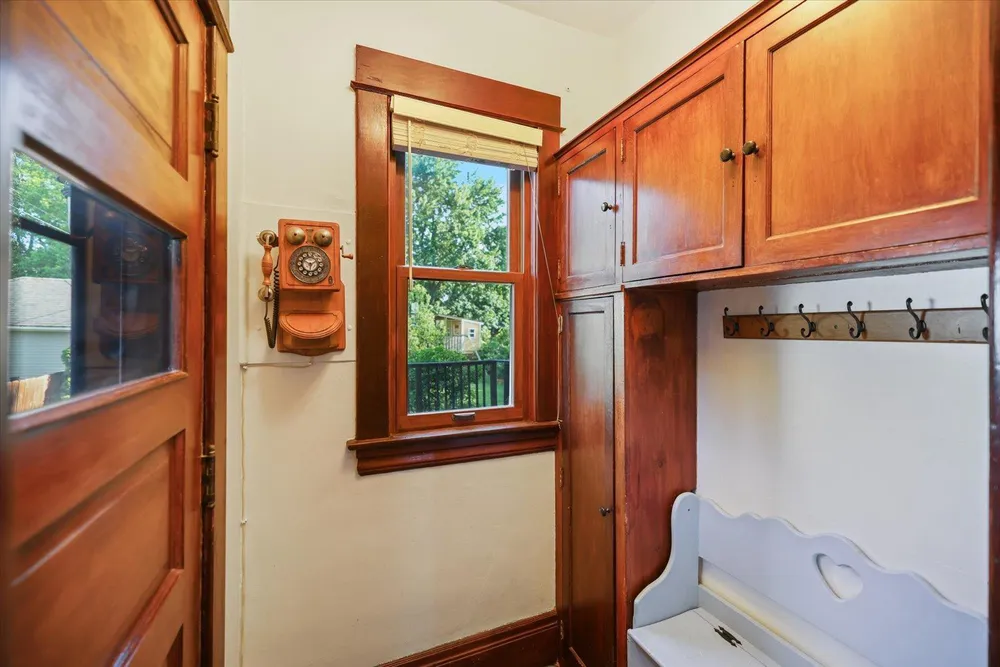 76 Prospect Blvd, St Paul, MN 55107