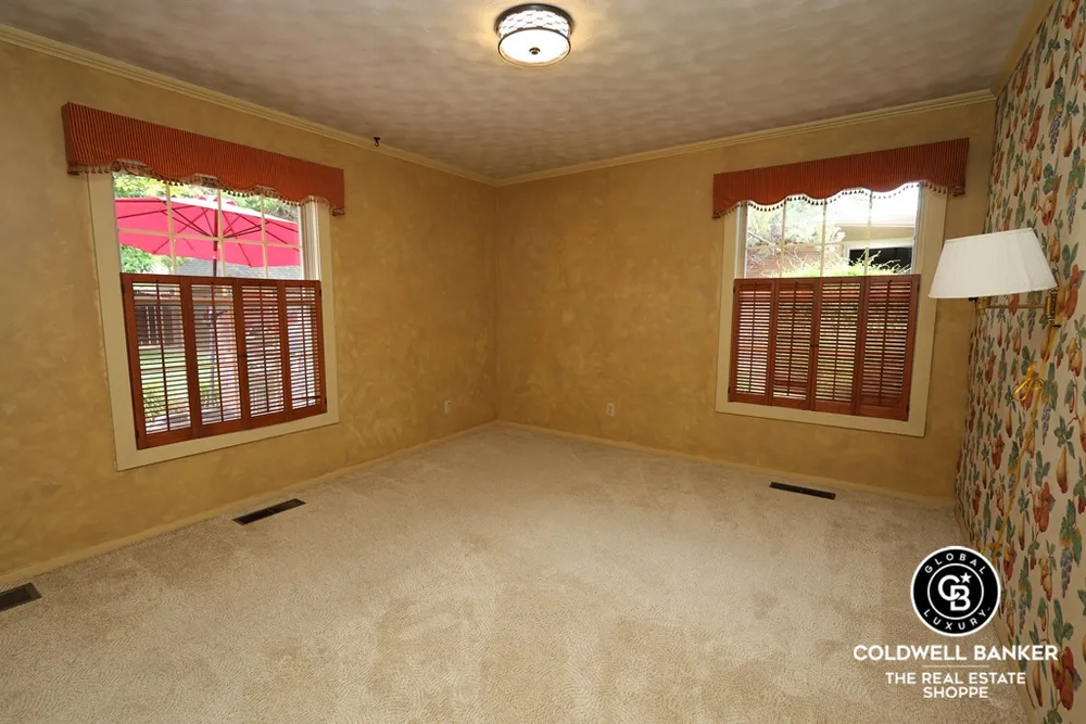 2319 N Belmont Pl, Garden City, KS 67846