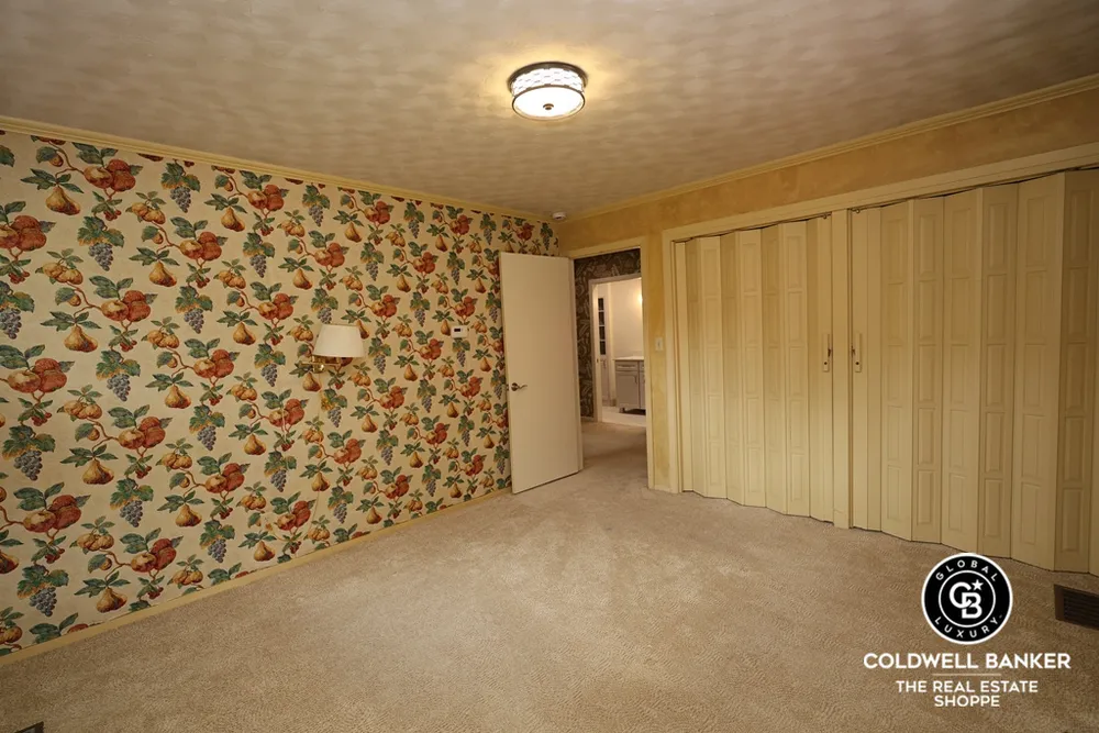 2319 N Belmont Pl, Garden City, KS 67846