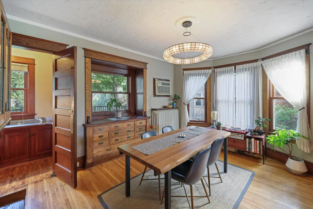 76 Prospect Blvd, St Paul, MN 55107