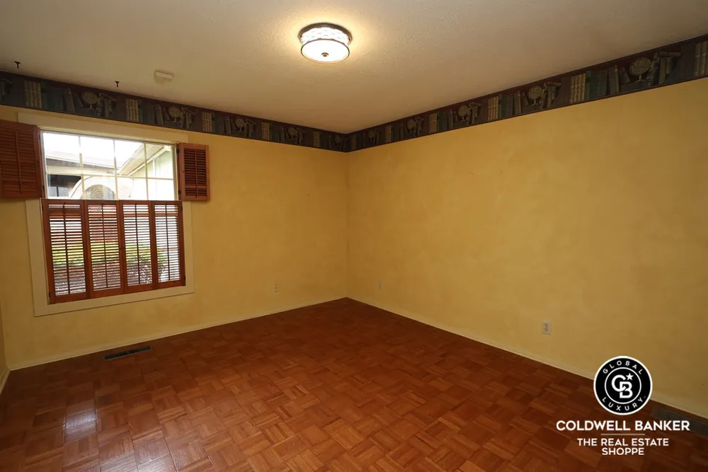 2319 N Belmont Pl, Garden City, KS 67846