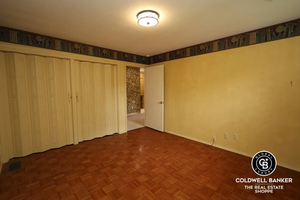 2319 N Belmont Pl, Garden City, KS 67846