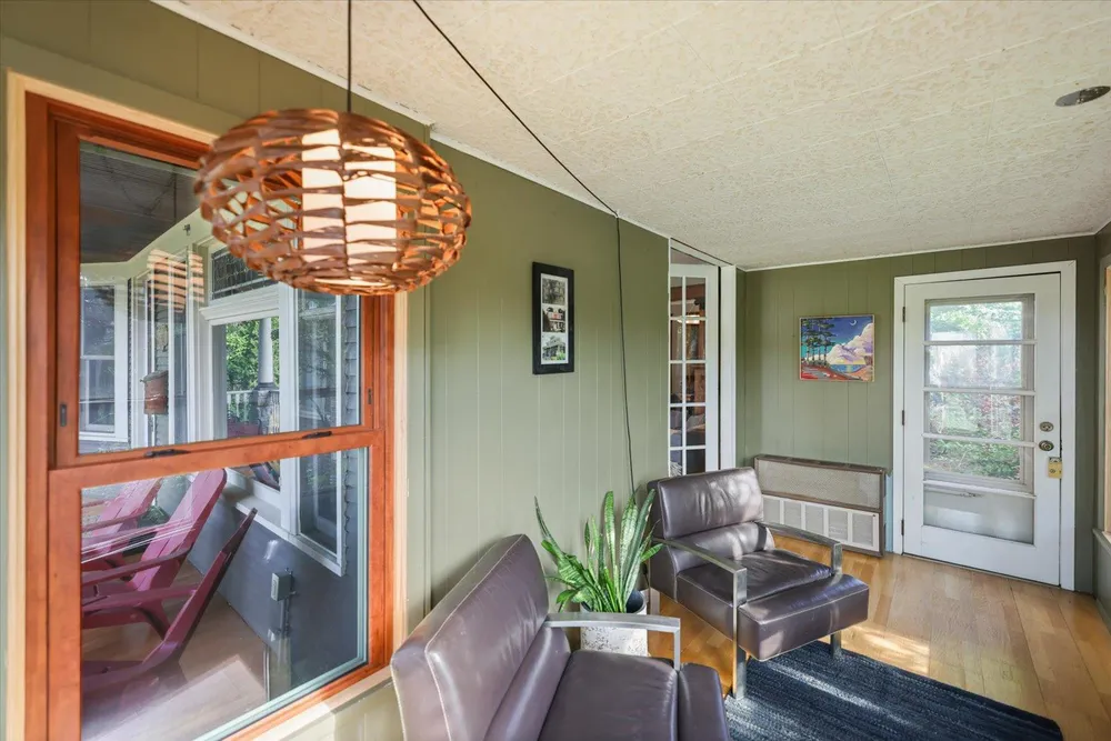 76 Prospect Blvd, St Paul, MN 55107