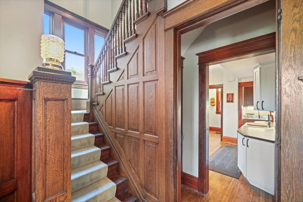 76 Prospect Blvd, St Paul, MN 55107