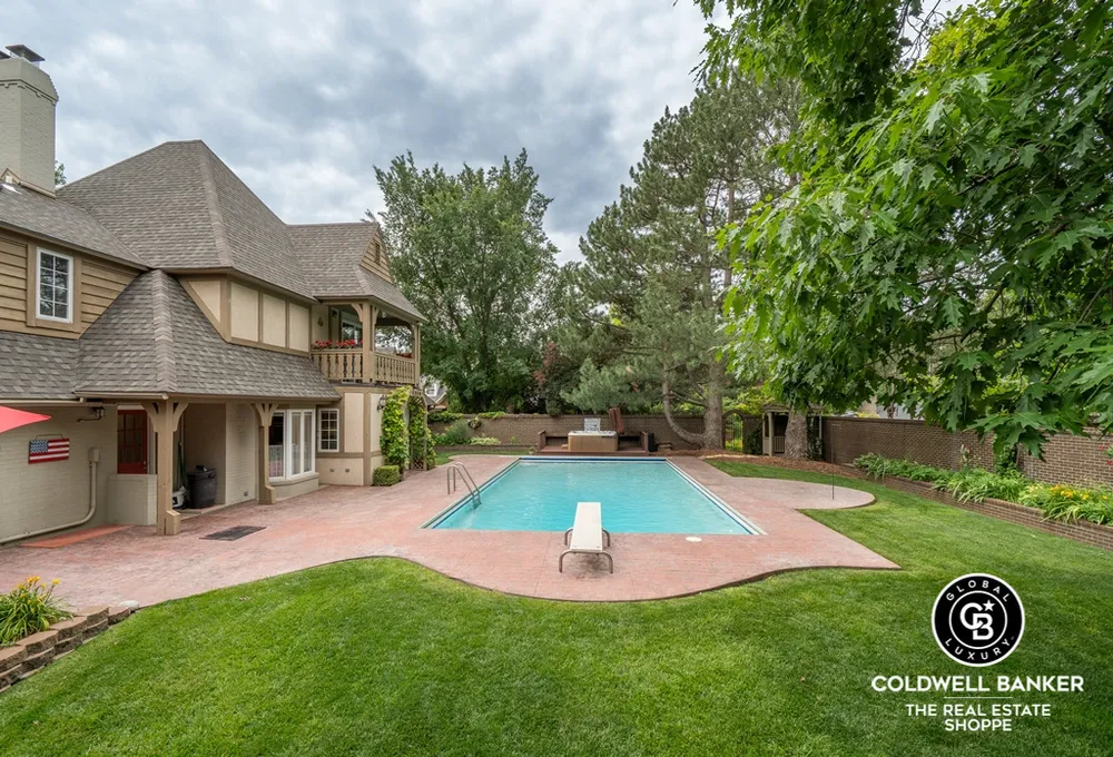 2319 N Belmont Pl, Garden City, KS 67846