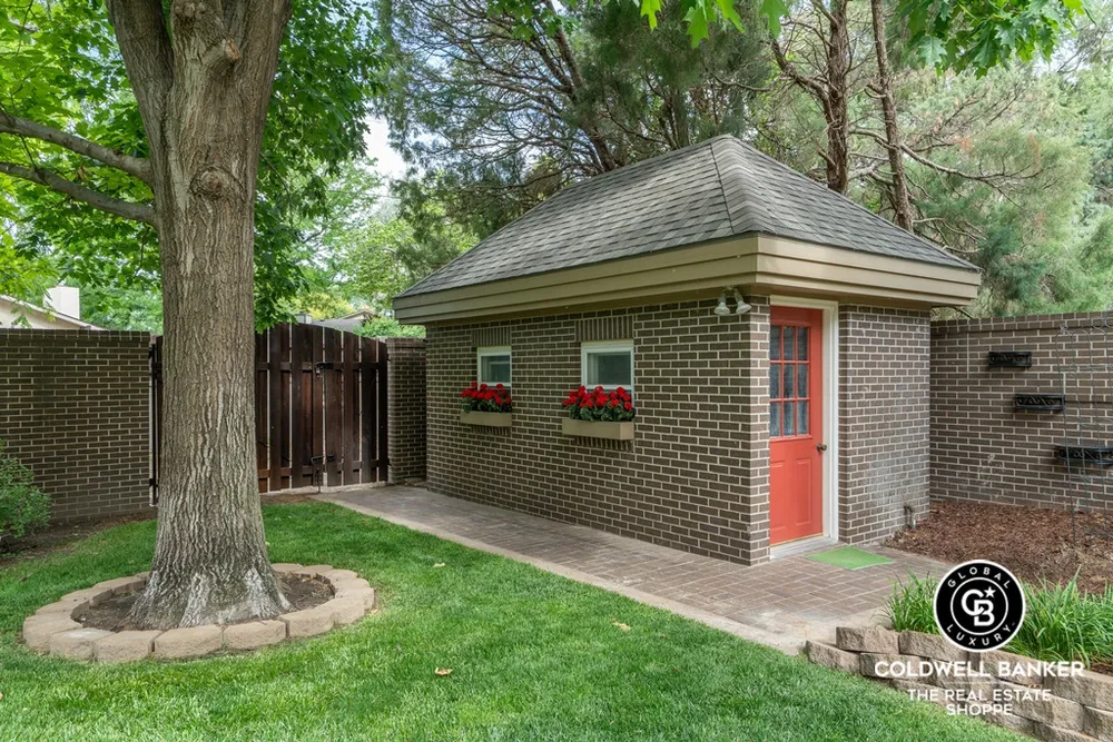 2319 N Belmont Pl, Garden City, KS 67846