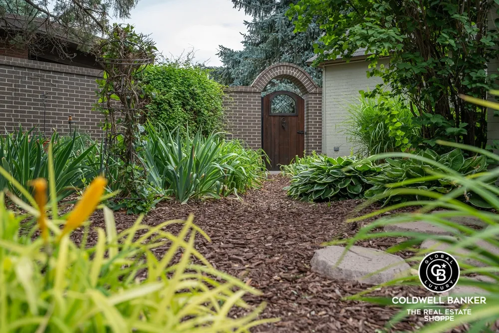 2319 N Belmont Pl, Garden City, KS 67846