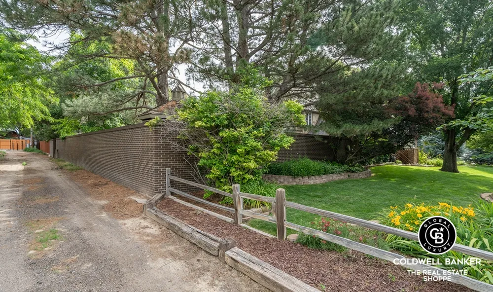 2319 N Belmont Pl, Garden City, KS 67846