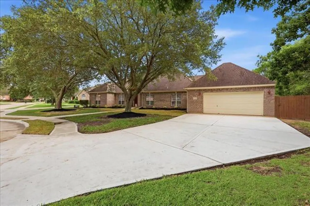 8135 Medinah Dr, Beaumont, TX 77707