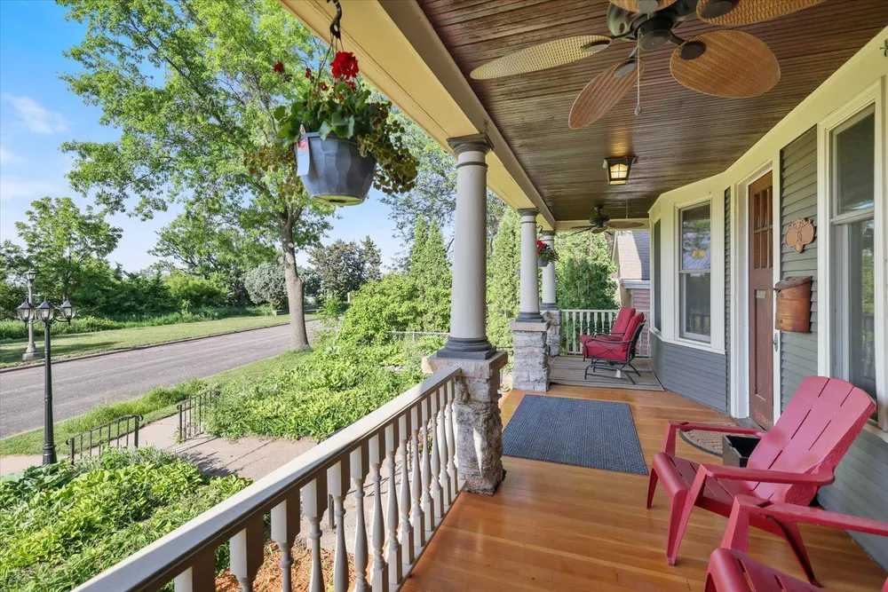 76 Prospect Blvd, St Paul, MN 55107
