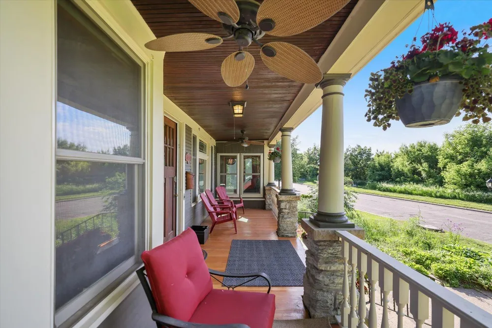 76 Prospect Blvd, St Paul, MN 55107