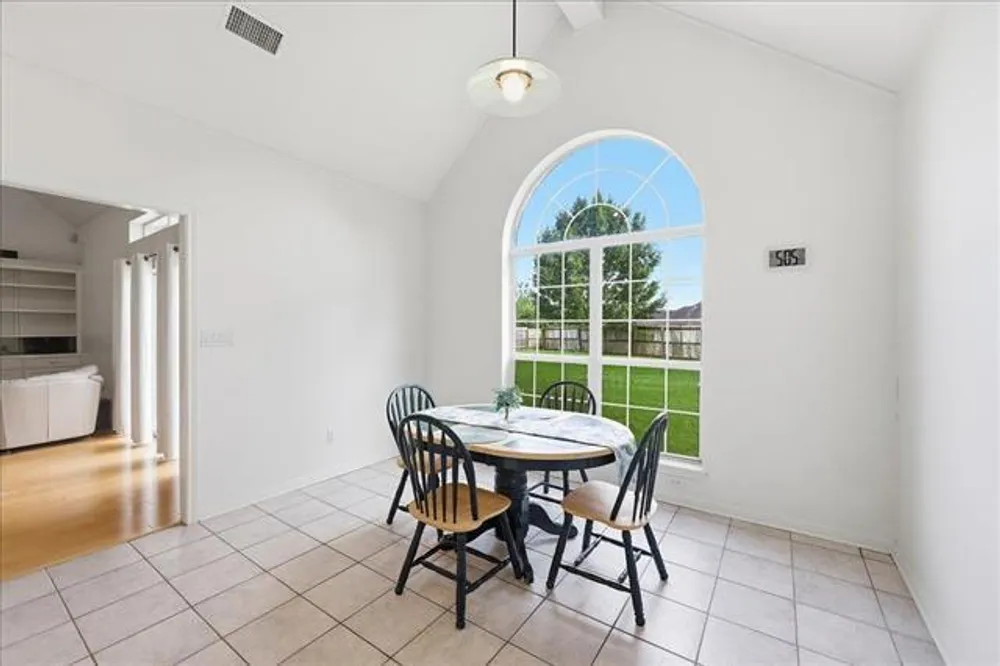 8135 Medinah Dr, Beaumont, TX 77707