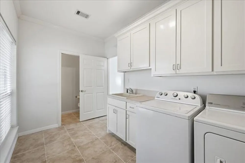 8135 Medinah Dr, Beaumont, TX 77707