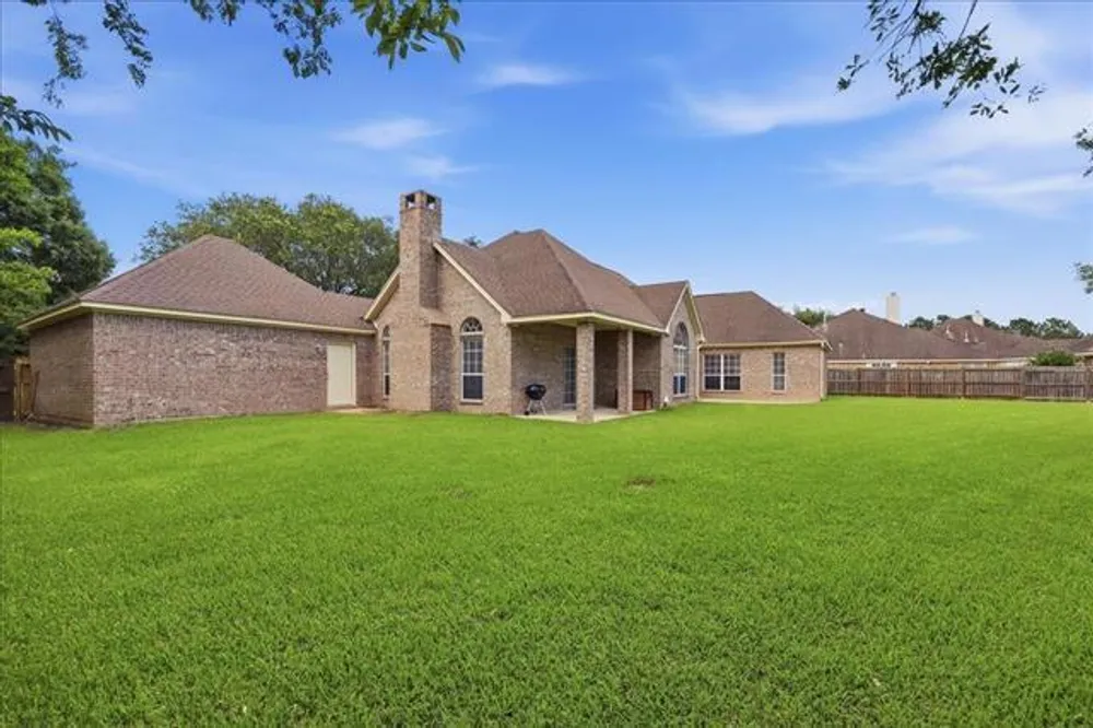 8135 Medinah Dr, Beaumont, TX 77707