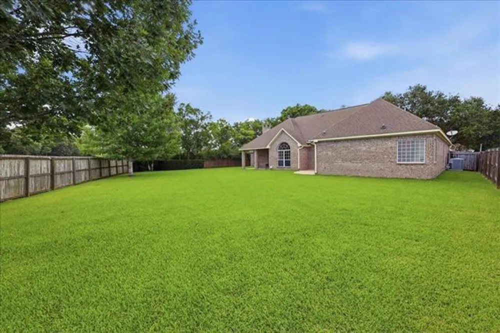 8135 Medinah Dr, Beaumont, TX 77707